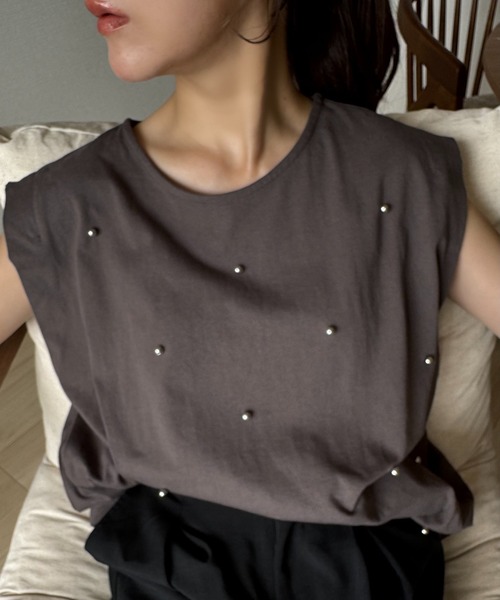 I_am(アイアム)の「pearl tuck tank / パールタックタンク(Tシャツ/カットソー・レディース・ブラック/ホワイト/チャコール・FREE)」の3枚目の写真