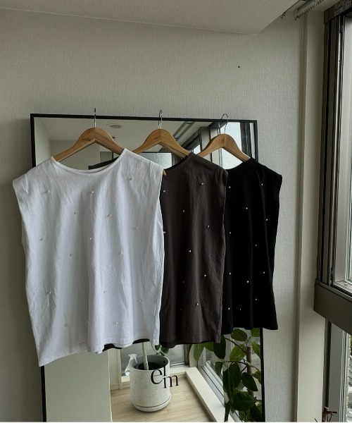 I_am(アイアム)の「pearl tuck tank / パールタックタンク(Tシャツ/カットソー・レディース・ブラック/ホワイト/チャコール・FREE)」の4枚目の写真
