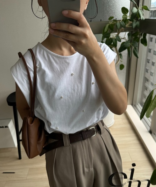I_am(アイアム)の「pearl tuck tank / パールタックタンク(Tシャツ/カットソー・レディース・ブラック/ホワイト/チャコール・FREE)」の5枚目の写真