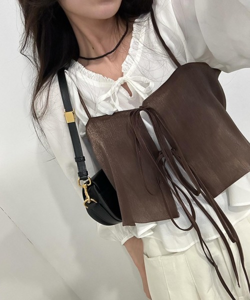 aimoha（アイモハ）の「軽やかな着心地ミニマルデザインキャミソール（キャミソール・レディース・ブラック/グレー/ブラウン/オフホワイト・FREE）」の4枚目の写真