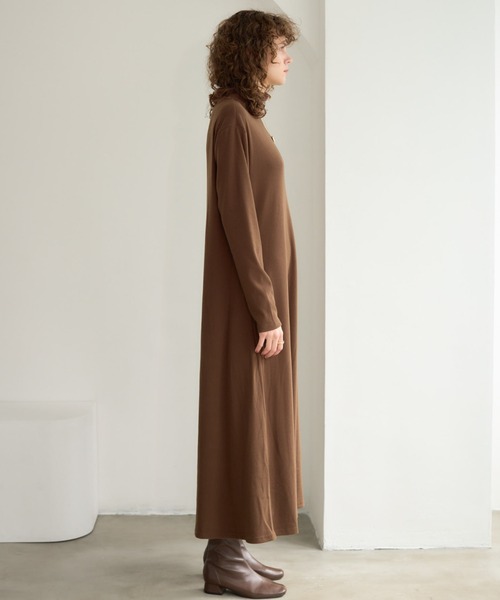 Formeque(フォルミーク)の「フレアリブワンピース(ワンピース・レディース・ブラック/オリーブ・FREE)」の15枚目の写真