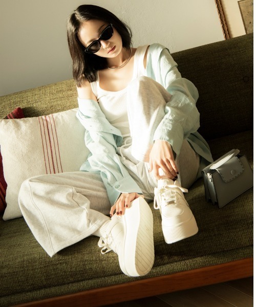 R&E（アールアンドイー）の「【R&E】プレートポイント厚底LOWカットスニーカー（スニーカー・レディース・ブラック/ホワイト/ベージュ・S/M/L/LL）」の20枚目の写真