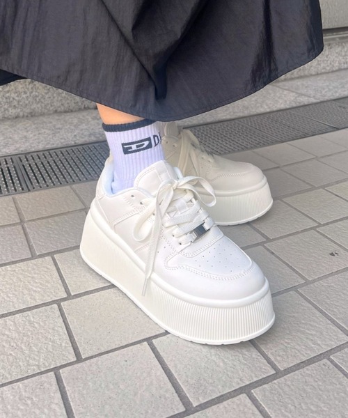 R&E（アールアンドイー）の「【R&E】プレートポイント厚底LOWカットスニーカー（スニーカー・レディース・ブラック/ホワイト/ベージュ・S/M/L/LL）」の22枚目の写真