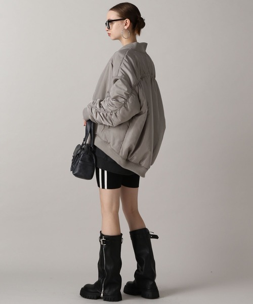 FOREVER 21(フォーエバー トゥエンティーワン)の「【2024FW】袖シャーリングMA1(MA-1・レディース・ホワイト/グレー/ブラック・FREE)」の21枚目の写真