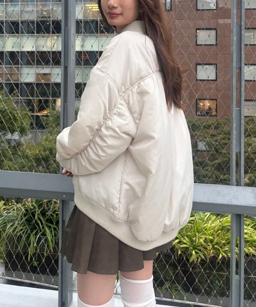 FOREVER 21(フォーエバー トゥエンティーワン)の「【2024FW】袖シャーリングMA1(MA-1・レディース・ホワイト/グレー/ブラック・FREE)」の12枚目の写真