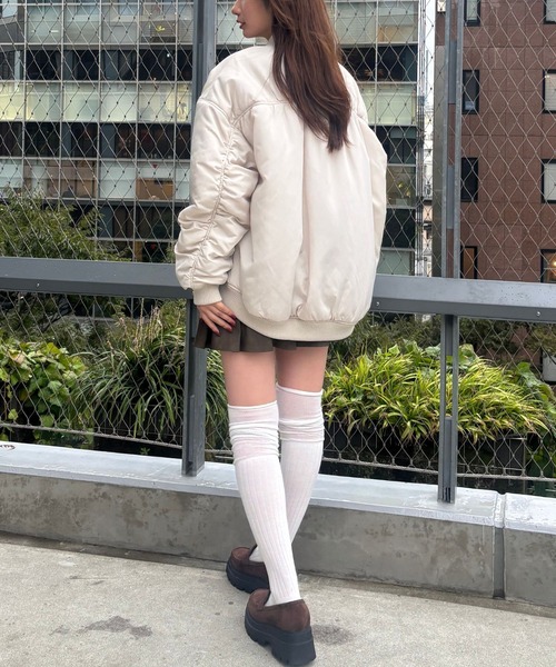 FOREVER 21(フォーエバー トゥエンティーワン)の「【2024FW】袖シャーリングMA1(MA-1・レディース・ホワイト/グレー/ブラック・FREE)」の9枚目の写真