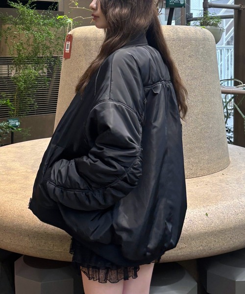 FOREVER 21(フォーエバー トゥエンティーワン)の「【2024FW】袖シャーリングMA1(MA-1・レディース・ホワイト/グレー/ブラック・FREE)」の19枚目の写真