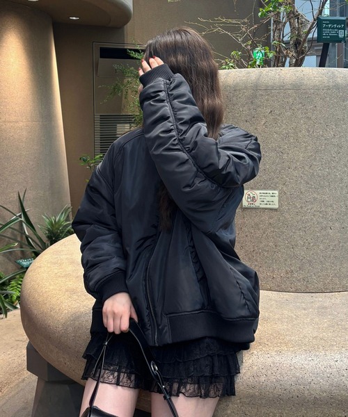 FOREVER 21(フォーエバー トゥエンティーワン)の「【2024FW】袖シャーリングMA1(MA-1・レディース・ホワイト/グレー/ブラック・FREE)」の16枚目の写真