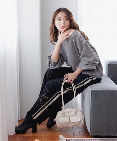 mysty woman（ミスティウーマン）の「ピグメントスウェットプルオーバー　200957（スウェット・レディース・チャコールグレー/アイボリー/グリーン・FREE）」の6枚目の写真