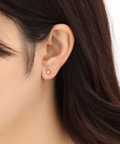 ESTELLE(エステール)の「K18 イエローゴールド ピアス(4mm) ESTELLE/エステール(ピアス(両耳用)・レディース・イエローゴールド・-)」の6枚目の写真