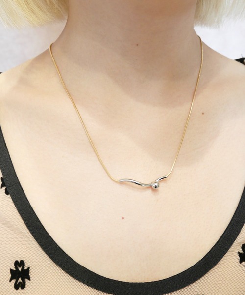 amplis（アンプリス）の「バーモチーフネックレス/noa necklace（ネックレス・レディース・シルバー/ゴールド・FREE）」の6枚目の写真