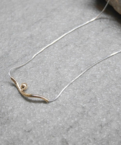 amplis（アンプリス）の「バーモチーフネックレス/noa necklace（ネックレス・レディース・シルバー/ゴールド・FREE）」の4枚目の写真