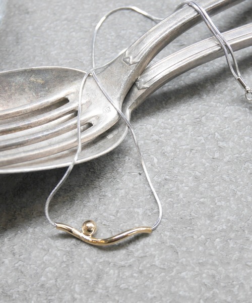 amplis（アンプリス）の「バーモチーフネックレス/noa necklace（ネックレス・レディース・シルバー/ゴールド・FREE）」の5枚目の写真