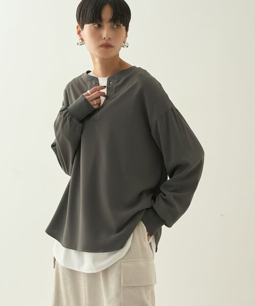 AMERICAN HOLIC(アメリカンホリック)の「2WAYジョーゼットロゴプルオーバー(Tシャツ/カットソー・レディース・オフホワイト/チャコールグレー・M/L)」の19枚目の写真