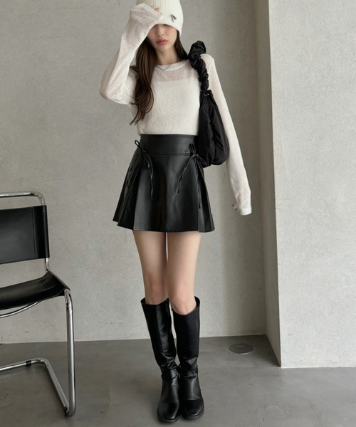 Ada.(エイダ)の「リボンデザイン タックプリーツ フェイクレザー ミニスカート(スカート・レディース・ブラック/アイボリー/ブラウン・S/M/L)」の18枚目の写真