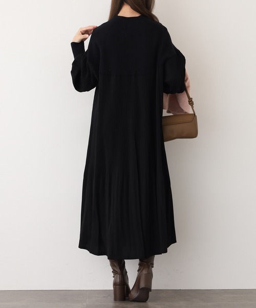 A.N.L(エーエヌエル レーベル)の「A.N.L プリーツ切替ニットワンピース(ワンピース・レディース・グレイッシュベージュ/ブラック/チャコールグレー/レンガ/グリーン/ネイビー・38)」の9枚目の写真