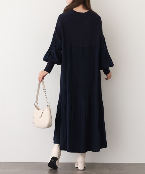 A.N.L(エーエヌエル レーベル)の「A.N.L プリーツ切替ニットワンピース(ワンピース・レディース・グレイッシュベージュ/ブラック/チャコールグレー/レンガ/グリーン/ネイビー・38)」の17枚目の写真