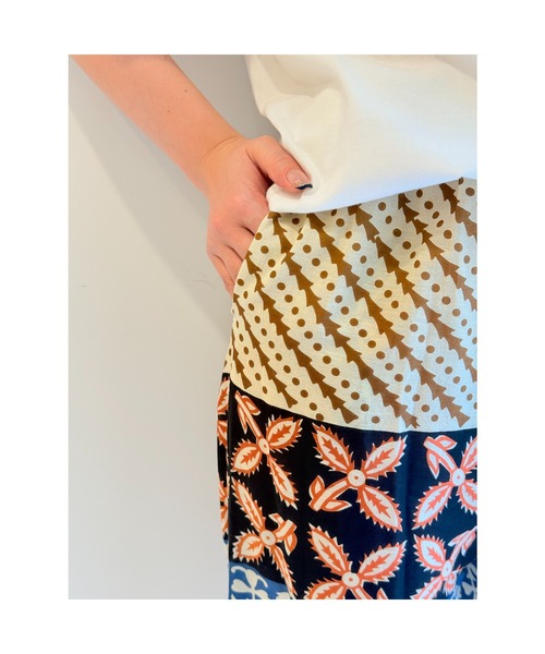 sara mallika（サラ マリカ）の「MURAL PRINT RELAX PANTS（その他パンツ・レディース・グリーン/ブラック・S）」の5枚目の写真