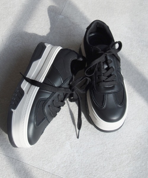 VIVIAN（ヴィヴィアン）の「厚底Tトゥデザインコンビカラーレースアップスニーカー（スニーカー・レディース・ベージュ/ブラック/シルバー・S/M/L/LL）」の17枚目の写真