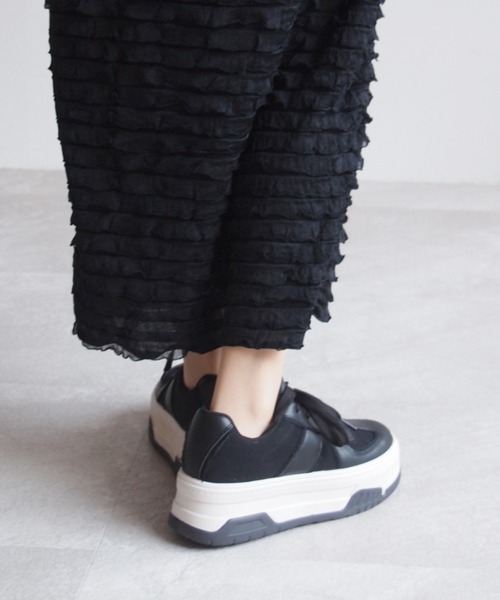 VIVIAN（ヴィヴィアン）の「厚底Tトゥデザインコンビカラーレースアップスニーカー（スニーカー・レディース・ベージュ/ブラック/シルバー・S/M/L/LL）」の12枚目の写真