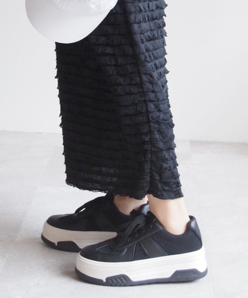 VIVIAN（ヴィヴィアン）の「厚底Tトゥデザインコンビカラーレースアップスニーカー（スニーカー・レディース・ベージュ/ブラック/シルバー・S/M/L/LL）」の13枚目の写真