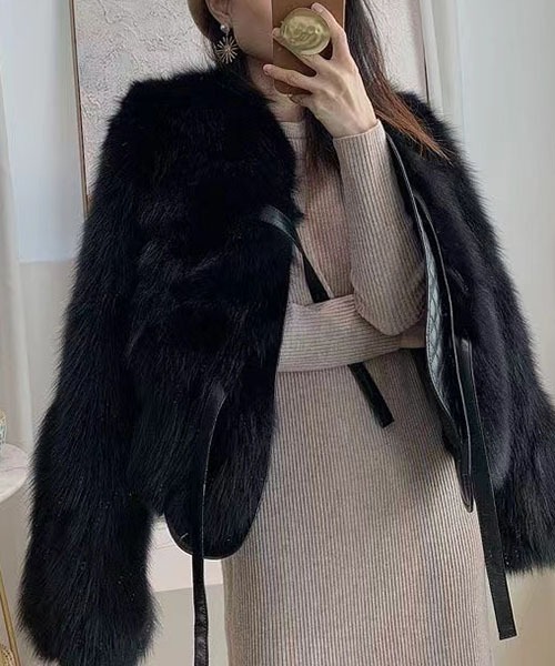 gossip!ロサンゼルス(ゴシップロサンゼルス)の「リボン紐留め ショートフェイクファーコート ボリューム袖 レディース 秋冬アウター(ダウンジャケット/コート・レディース・ベージュ/ブラック/オフホワイト/ホワイト・M/S)」の22枚目の写真