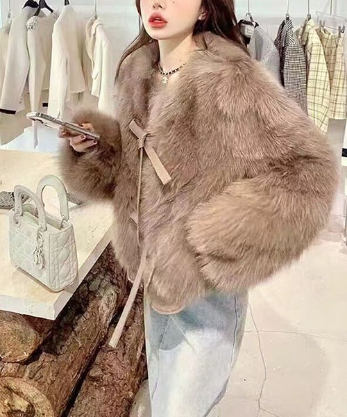gossip!ロサンゼルス(ゴシップロサンゼルス)の「リボン紐留め ショートフェイクファーコート ボリューム袖 レディース 秋冬アウター(ダウンジャケット/コート・レディース・ベージュ/ブラック/オフホワイト/ホワイト・M/S)」の15枚目の写真