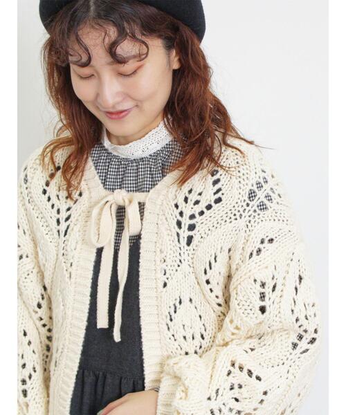 Samansa Mos2（サマンサ モスモス）の「柄編み透かし前後2WAYリボンニット（カーディガン/ボレロ・レディース・ネイビー/キナリ/モカ・F）」の2枚目の写真