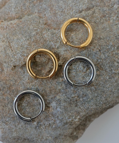ORLEAN(オルレアン)の「【ORLEAN】ワンタッチフープピアス 17mm 316L(ピアス(両耳用)・レディース・シルバー/ゴールド・フリー)」の3枚目の写真