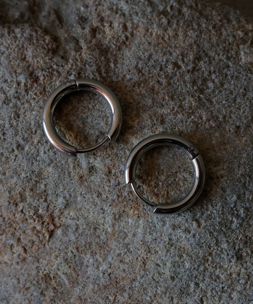ORLEAN(オルレアン)の「【ORLEAN】ワンタッチフープピアス 17mm 316L(ピアス(両耳用)・レディース・シルバー/ゴールド・フリー)」の16枚目の写真