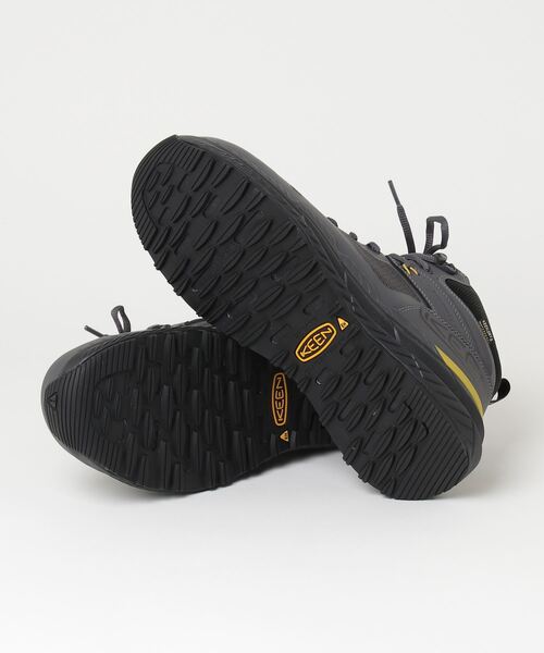KEEN(キーン)の「SYNCHRO MID WP / シンクロ ミッド ウォータープルーフ / メンズ 安全靴 防水(スニーカー・メンズ・ダークグレー・26.5cm/27cm/27.5cm/28cm/26cm)」の3枚目の写真