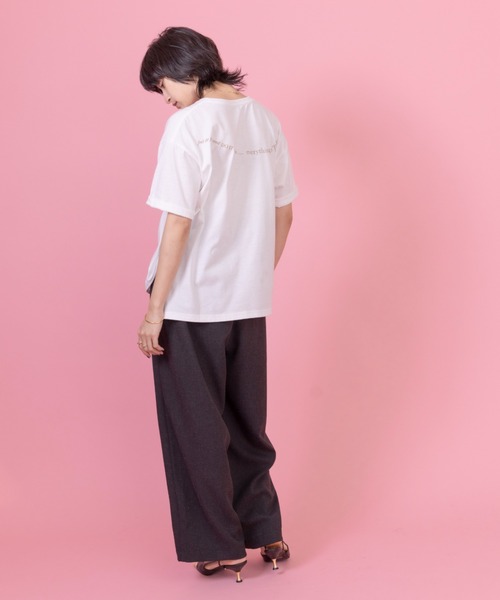 Eimee Law（エイミーロウ）の「アートプリント スリットTシャツ（Tシャツ/カットソー・レディース・ダークネイビー/ライトグリーン/オフホワイト/ライトグレー・FREE）」の7枚目の写真