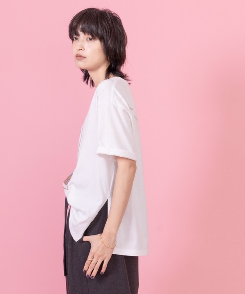 Eimee Law（エイミーロウ）の「アートプリント スリットTシャツ（Tシャツ/カットソー・レディース・ダークネイビー/ライトグリーン/オフホワイト/ライトグレー・FREE）」の12枚目の写真