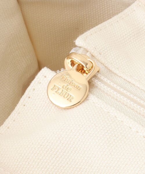 Maison de FLEUR(メゾンドフルール)の「マルチポケット帆布トートMバッグ(トートバッグ・レディース・ブラック/アイボリー/ピンク系その他3・FREE)」の6枚目の写真