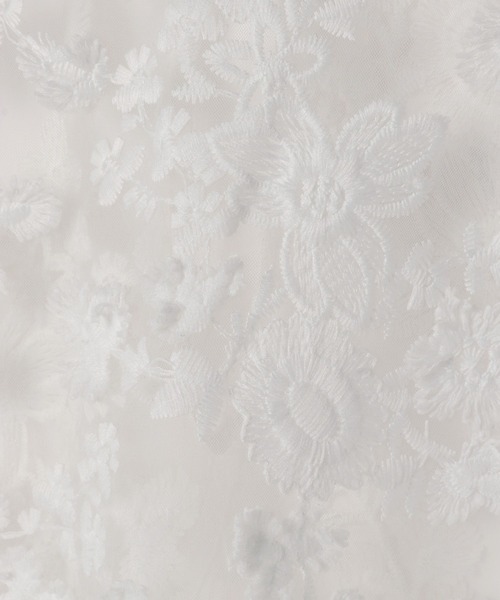 LEPSIM 刺繍ベストWHITE 白 レース 完売 ローリーズファーム 美品 LEPSIM 刺繍ベストWHITE 白 レース 完売 ローリーズファーム 美