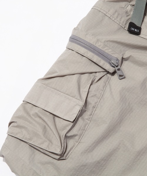 F/CE. (エフシーイー)の「F/CE. 2.5 LAYER FEATURE ZIP SHORTS / エフシーイー 2.5レイヤー フィーチャー ジップ ショーツ(その他パンツ・メンズ・ブラック/グレー・LARGE/MEDIUM/SMALL)」の14枚目の写真