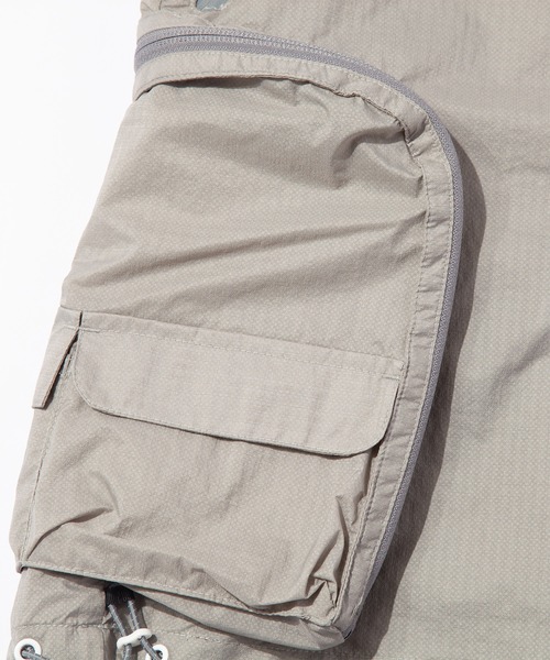 F/CE. (エフシーイー)の「F/CE. 2.5 LAYER FEATURE ZIP SHORTS / エフシーイー 2.5レイヤー フィーチャー ジップ ショーツ(その他パンツ・メンズ・ブラック/グレー・LARGE/MEDIUM/SMALL)」の13枚目の写真