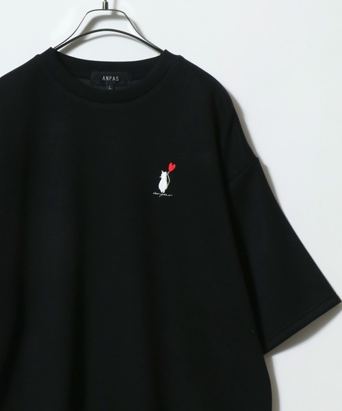 ANPAS(アンパス)の「ANPAS Ponte Fabric Heart Logo Embroidery Oversized T-Shirt/ANPAS 別注 ポンチ ハートロゴ 猫 ワンポイント刺繍 接触冷感 オーバーサイズ Tシャツ(Tシャツ/カットソー・メンズ・ホワイト系その他/ブラック系その他/ブラック系その他4/ブラック系その他5/ブラック系その他6/ホワイト系その他2/ホワイト系その他3/ホワイト系その他4/ホワイト系その他5/ホワイト系その他6/ブラック系その他2/ブラック系その他3・M/L)」の11枚目の写真