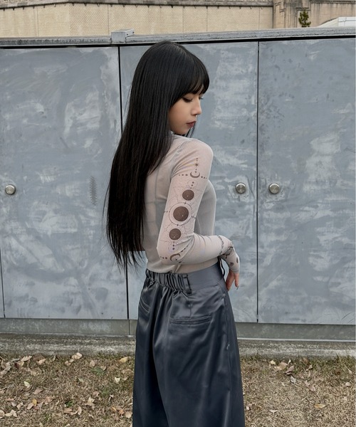 LVEU.(ラブユ.)の「【LVEU.】タトゥーシアートップス / トップス シアー ストレッチ タトゥー 月 太陽 蛇 バラ ローズ レイヤード インナー グレー BEIGE(Tシャツ/カットソー・レディース・ベージュ/ベージュ系その他/グレー/グレー系その他・FREE)」の14枚目の写真