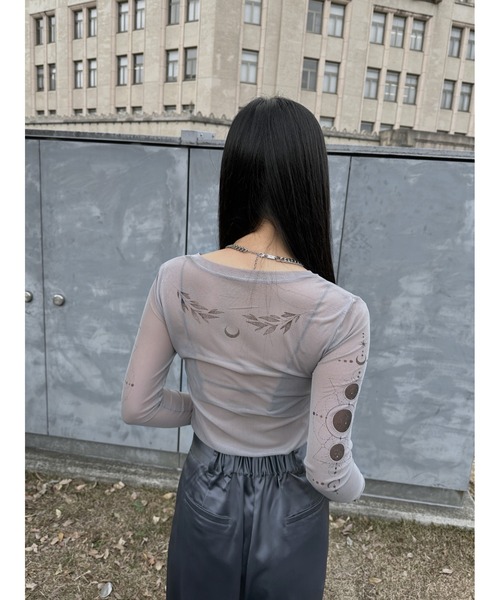 LVEU.(ラブユ.)の「【LVEU.】タトゥーシアートップス / トップス シアー ストレッチ タトゥー 月 太陽 蛇 バラ ローズ レイヤード インナー グレー BEIGE(Tシャツ/カットソー・レディース・ベージュ/ベージュ系その他/グレー/グレー系その他・FREE)」の15枚目の写真