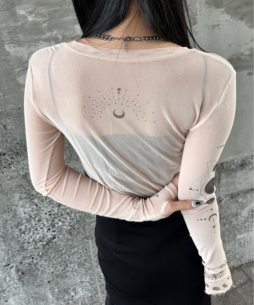 LVEU.(ラブユ.)の「【LVEU.】タトゥーシアートップス / トップス シアー ストレッチ タトゥー 月 太陽 蛇 バラ ローズ レイヤード インナー グレー BEIGE(Tシャツ/カットソー・レディース・ベージュ/ベージュ系その他/グレー/グレー系その他・FREE)」の7枚目の写真