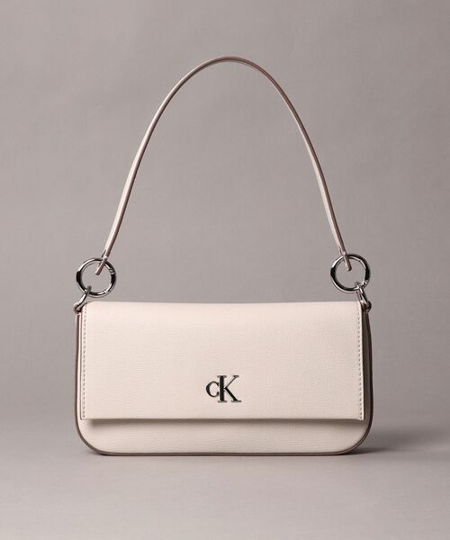 Calvin Klein(カルバン・クライン)の「ミニマルモノグラムショルダーポーチ(ショルダーバッグ・レディース・オフホワイト/ブラック・FREE)」の2枚目の写真