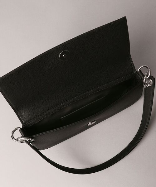 Calvin Klein(カルバン・クライン)の「ミニマルモノグラムショルダーポーチ(ショルダーバッグ・レディース・オフホワイト/ブラック・FREE)」の5枚目の写真