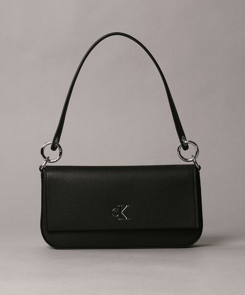 Calvin Klein(カルバン・クライン)の「ミニマルモノグラムショルダーポーチ(ショルダーバッグ・レディース・オフホワイト/ブラック・FREE)」の11枚目の写真