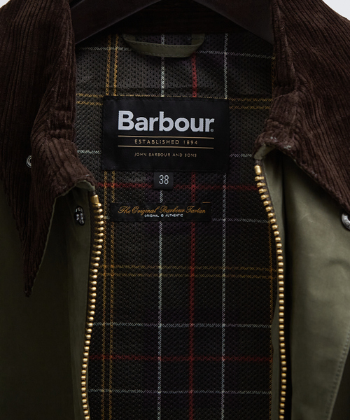 Barbour(バブアー)の「【BARBOUR / バブアー】TRANSPORT トランスポート / ピーチスキン コットン / ショートブルゾン(ブルゾン・メンズ・ネイビー/セージグリーン・50/46/48)」の10枚目の写真