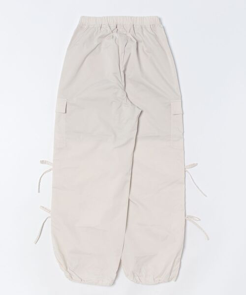 Honeys（ハニーズ）の「リボン付カーゴパンツ（カーゴパンツ・レディース・アイボリー/ブラック/グレイッシュブルー/ピンク・L/LL/M/S/SS）」の16枚目の写真