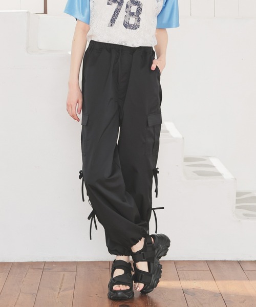 Honeys（ハニーズ）の「リボン付カーゴパンツ（カーゴパンツ・レディース・アイボリー/ブラック/グレイッシュブルー/ピンク・L/LL/M/S/SS）」の21枚目の写真