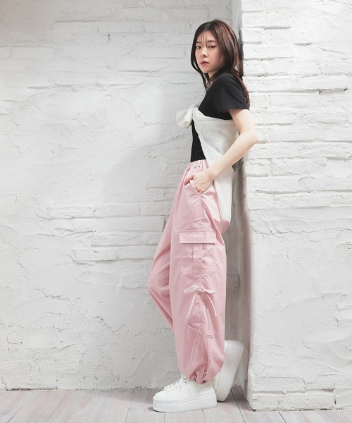 Honeys（ハニーズ）の「リボン付カーゴパンツ（カーゴパンツ・レディース・アイボリー/ブラック/グレイッシュブルー/ピンク・L/LL/M/S/SS）」の6枚目の写真