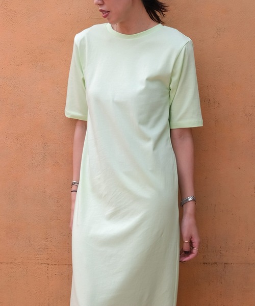 AKTE（アクテ）の「Iラインハーフスリーブカットソーワンピース（ワンピース・レディース・ライトグリーン/ブラック/グレー・TALL/FREE）」の5枚目の写真