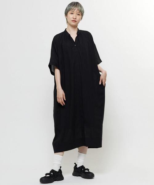 SOFFITTO(ソフィット)の「【nota della mano sinistra(ノータ デラ マノ シニストラ)】5分袖前開きシャツワンピ-ス(ワンピース・レディース・オフホワイト/ブラック/ストライプ・FREE)」の11枚目の写真